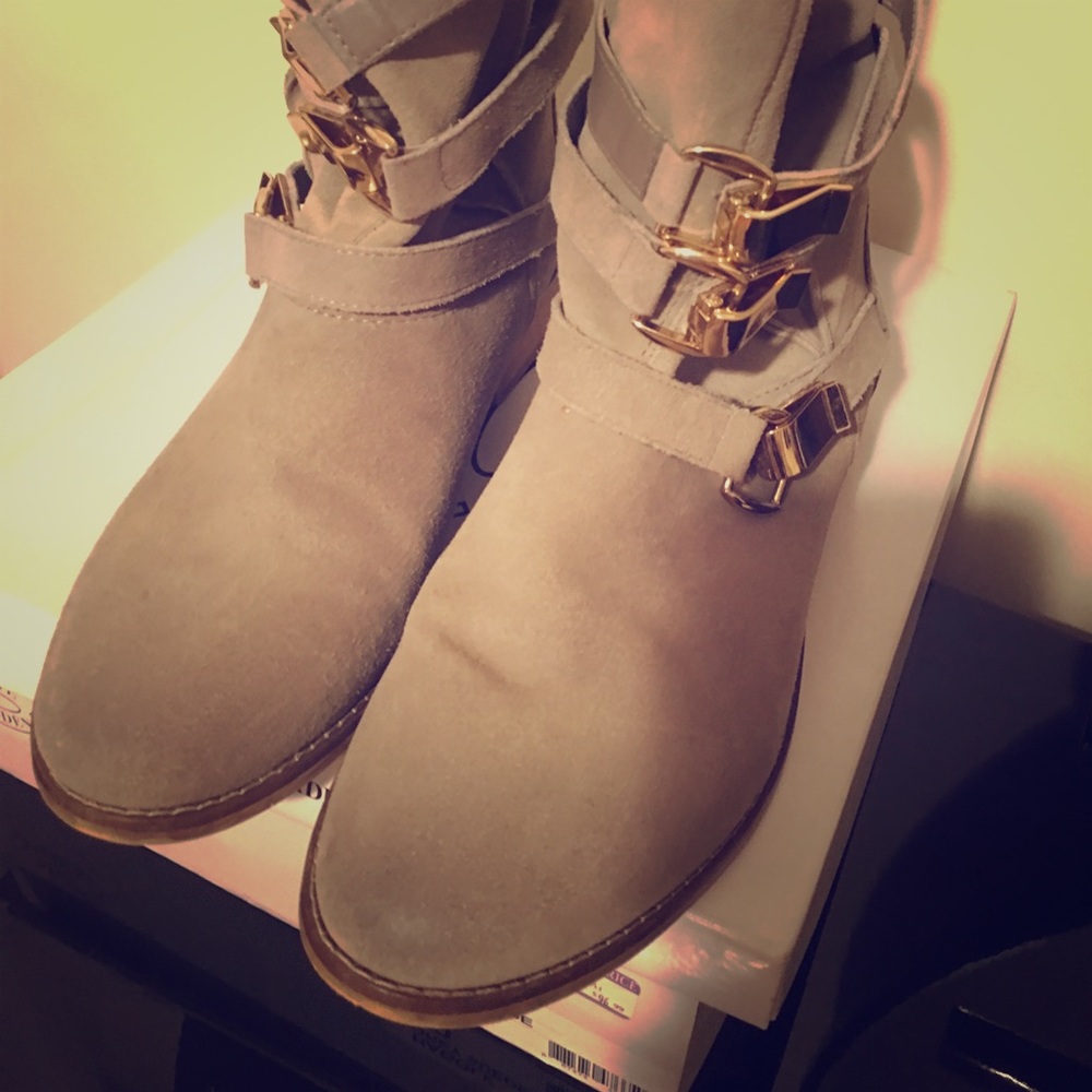 Steve Madden Haggle grey suede size 10 Booties